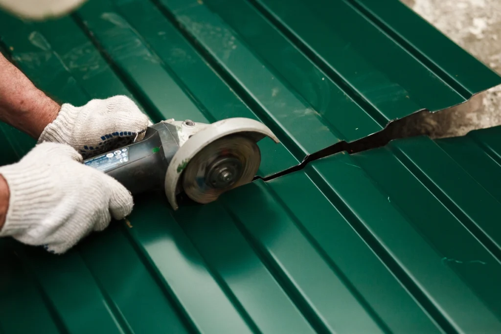 cutting roof flashing with a saw